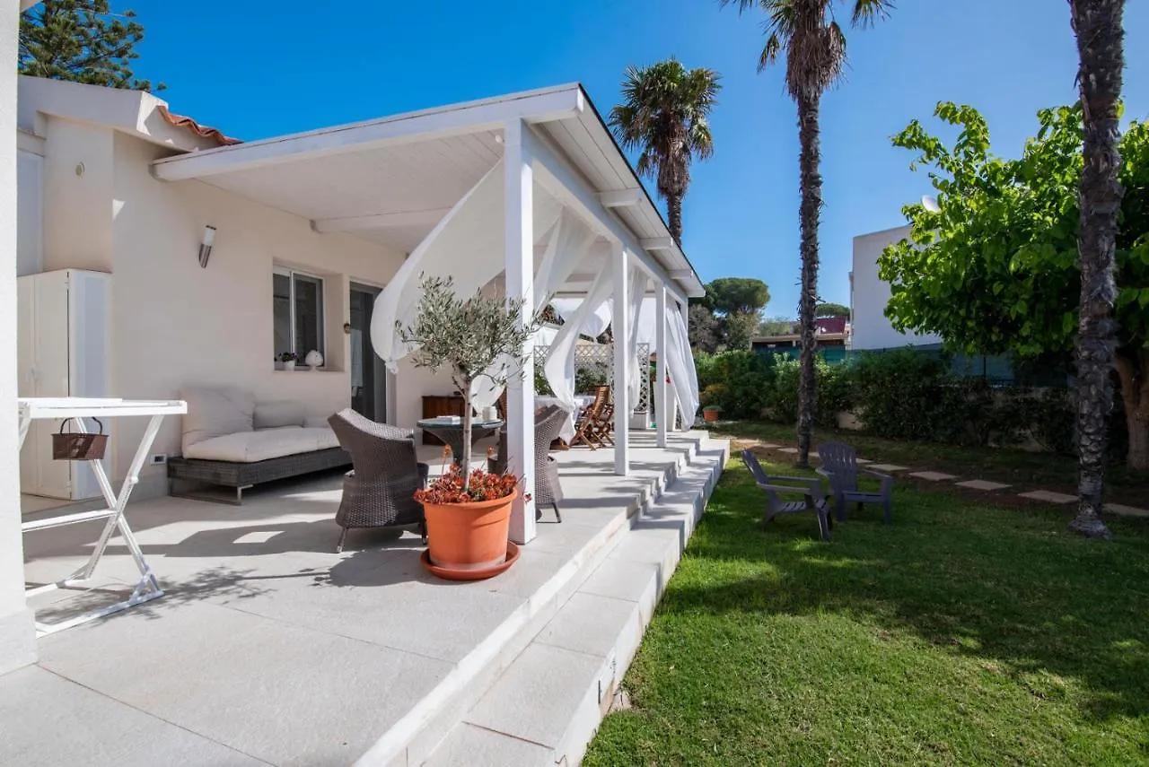 Appartamento Holiday Fontane Bianche Gabriella Italia